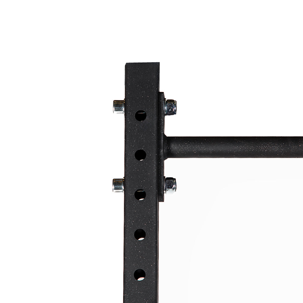 Detalle de la unión de la barra de dominadas al perfil perforado del Medium Rack Heavy evergy (9626748551446) (9626747732246)